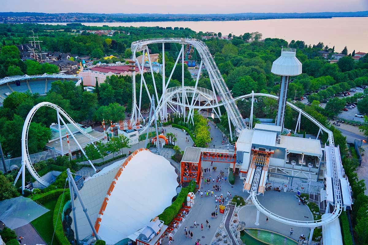 Gli studenti “salvano” Gardaland: ora tutte le attrazioni sono aperte fino alle 23